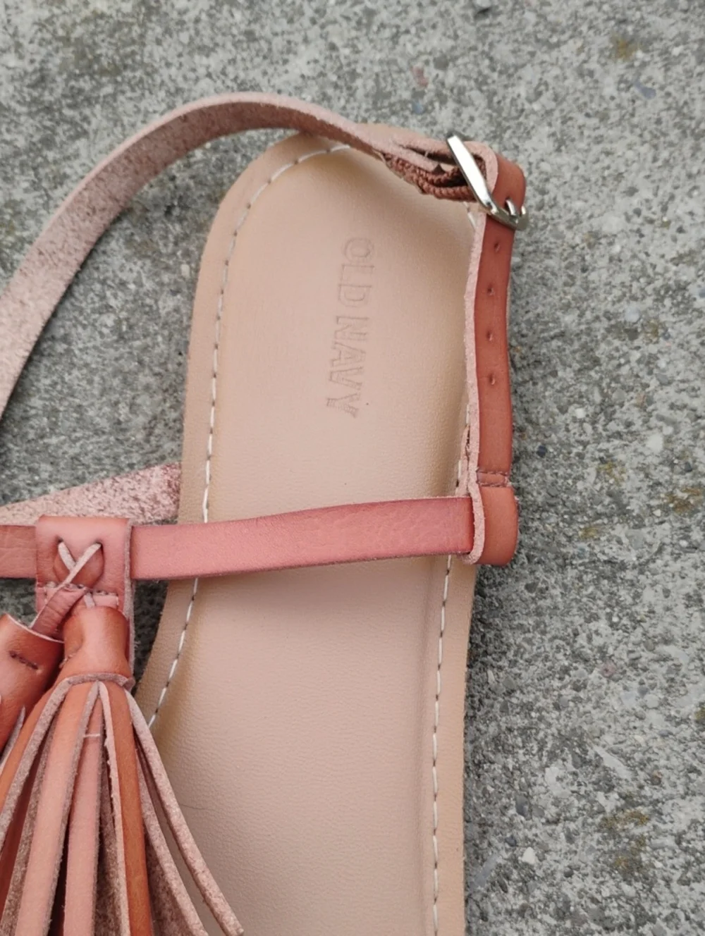 Old Navy Women’s Tassel Thong Sandals